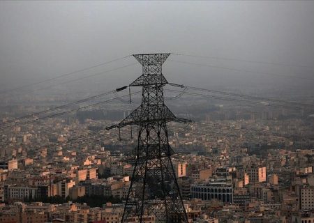 گرمای هوا و کمبود برق در ایران؛ ادارات دولتی و بانک‌ها تعطیل شدند