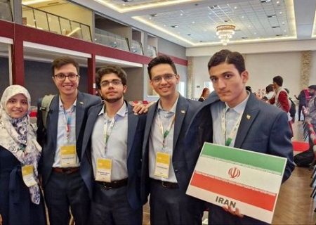 آگاه معلم: سرگذشت قهرمانی؛ ۵ منجم کوچک ایران چگونه بر بام جهان ایستادند؟