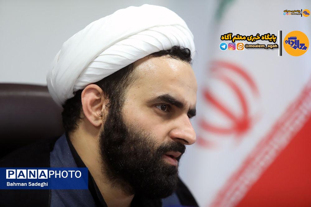 ۳۰ دقیقه نماز در برنامه درسی دانشآموزان گنجانده میشود؛ نواختن زنگ نماز در مدارس کشور از سال تحصیلی جدید