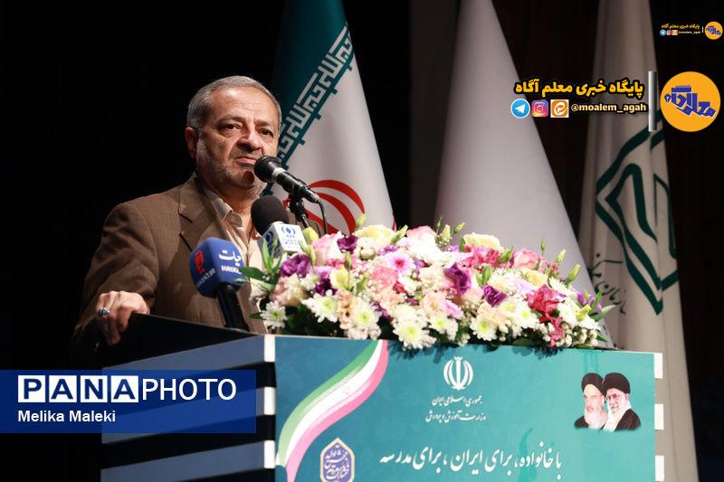 والدین نقش اول را در تربیت فرزندان دارند؛ باید یک الگوی مشارکتی نظاممند، قاعدهمند، ساختارمند بر مبنای رویکردهای تربیتی طراحی کنیم
