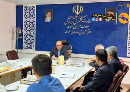 لزوم معاصرسازی مهارت‌های حرفه‌ای و تخصصی معلمان به‌عنوان معماران یادگیری در نهاد فراگیرندگان
