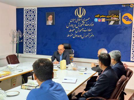لزوم معاصرسازی مهارت‌های حرفه‌ای و تخصصی معلمان به‌عنوان معماران یادگیری در نهاد فراگیرندگان