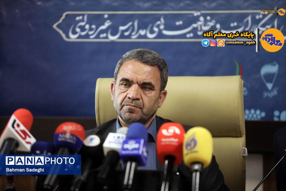 کاربردی‌ساختن فناوری‌های نوین و آموزش هوش‌ مصنوعی در مدارس ‌ضروری است