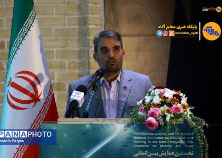 یافته‌ها و دستاوردهای علمی همایش «تربیت در زیست‌بوم جدید» باید به کف مدارس برود