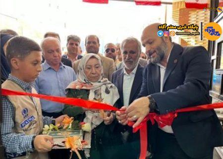 هدیه مدرسه ۱۸ کلاسه مهر آفرین به دانش‌آموزان رودهن توسط حاجیه خانم رزازیان
