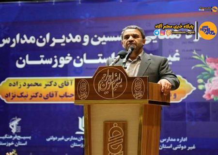 دوقطبی‌های کاذب در فضای مجازی نباید باعث نادیده‌گرفتن نقاط قوت و خدمات خوب مدارس غیردولتی شود
