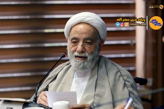 باید از کسانی که دغدغه نماز دارند، تقدیر و تجلیل شود