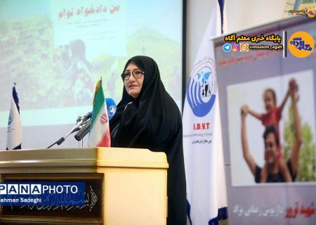 دانش‌آموزان سرگذشت قربانیان ترور را مطالعه کنند