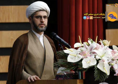 نسل جوان باید بتواند از هویت فرهنگی خود دفاع کند