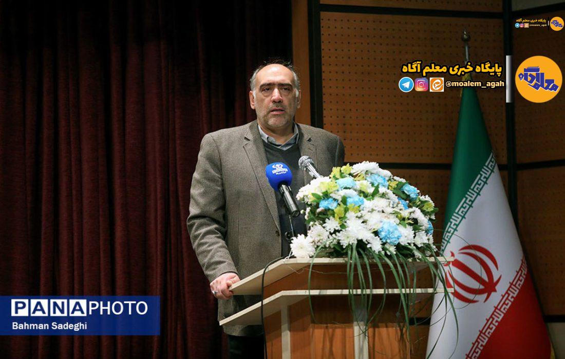 نقش پژوهش در عدالت آموزشی و توسعه فناوری‌های آموزشی مورد توجه قرار گیرد