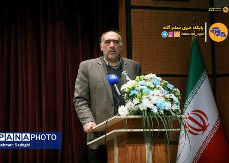 نقش پژوهش در عدالت آموزشی و توسعه فناوری‌های آموزشی مورد توجه قرار گیرد