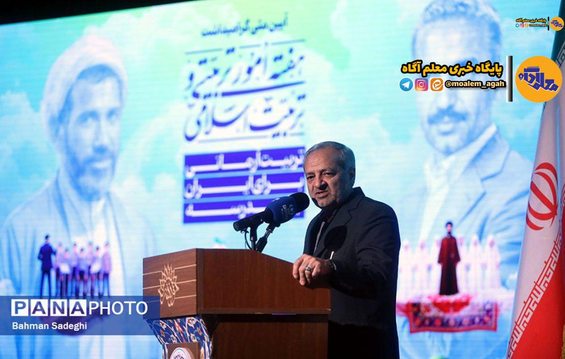 یکی از مأموریت‌های اصلی در حوزه پرورشی، کنترل و کاهش آسیب‌های اجتماعی است/ ضرورت مشارکت دانش‌آموزان در فعالیت‌های مدرسه