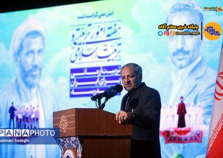 یکی از مأموریت‌های اصلی در حوزه پرورشی، کنترل و کاهش آسیب‌های اجتماعی است/ ضرورت مشارکت دانش‌آموزان در فعالیت‌های مدرسه