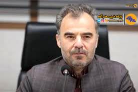 اعطای نشان «خادم القرآن» به مدیرکل قرآن، عترت و نماز آموزش و پرورش