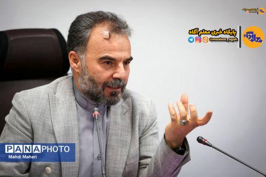 نماز باید فراتر از فریضه دینی به دانش‌آموزان معرفی شود/ ضرورت ایجاد فضای مناسب برای برگزاری نماز در مدارس