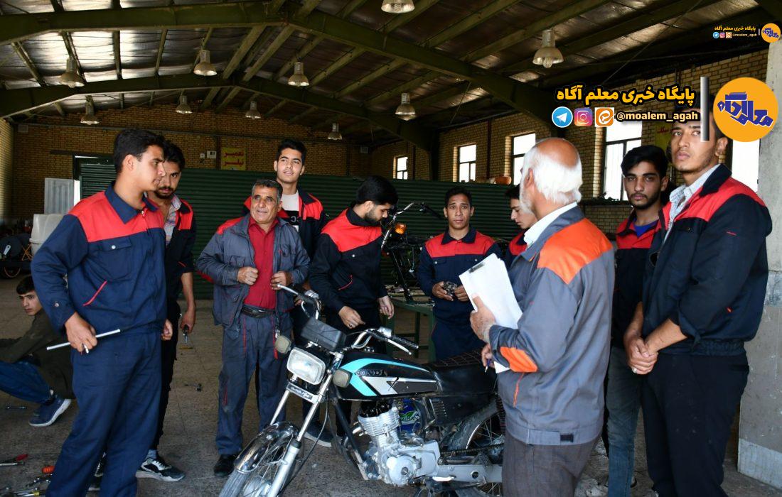 هنرستان پایگاه ارائه آموزش و تربیت فنی و مهارتی با عنوانی واحد است