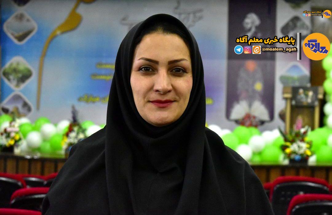 معلمی شغل نیست، عشق است و هنر؛ با عشق می‌توان آینده‌ای روشن ساخت