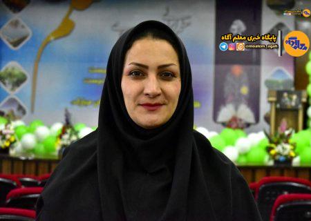 معلمی شغل نیست، عشق است و هنر؛ با عشق می‌توان آینده‌ای روشن ساخت