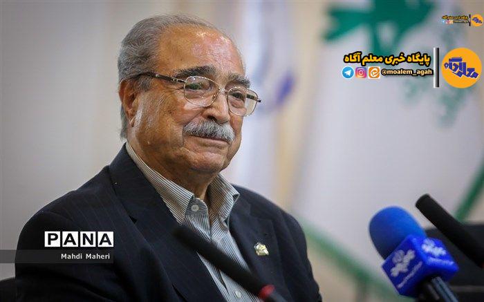 همگان در نهضت توسعه عدالت آموزشی با رئیس‌جمهور پزشکیان همراه شویم تا لبخند بر چهره فرزندان این سرزمین بنشانیم
