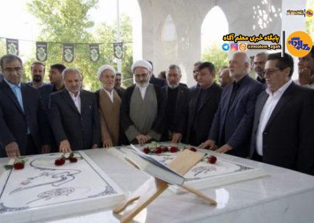 ادای احترام وزیر آموزش و پرورش به مقام شامخ شهدا در استانداری خراسان رضوی