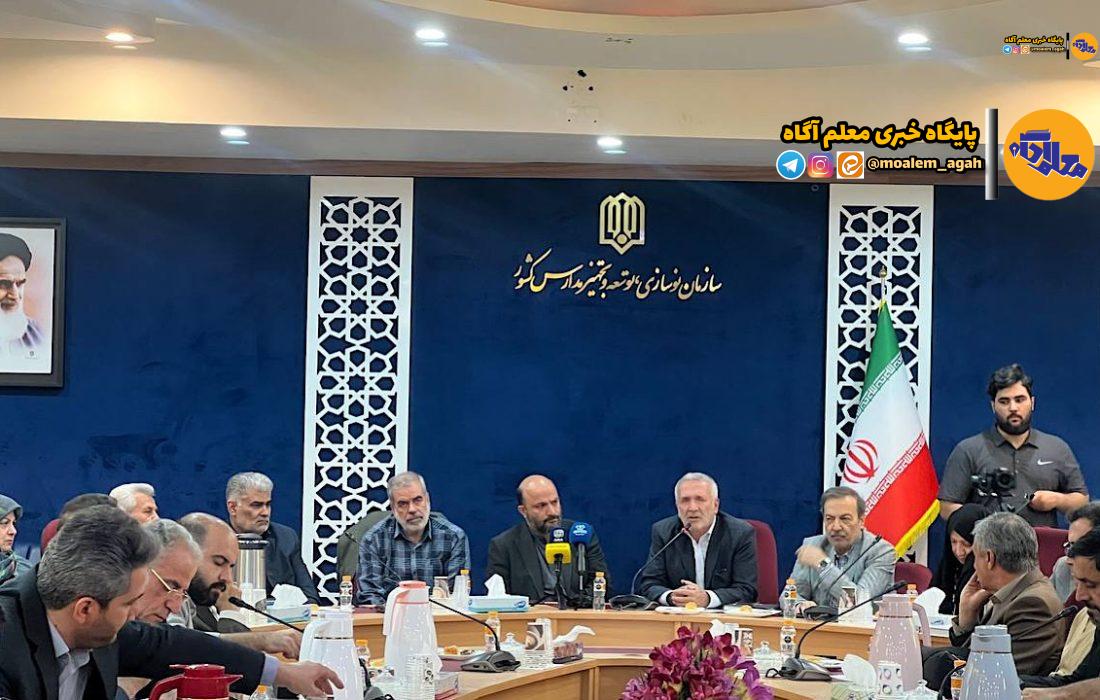 بیش از یک سوم مدارس توسط مردم ساخته میشوند