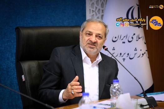 تصحیح اوراق امتحانی باید با رعایت تمامی استانداردها صورت پذیرد